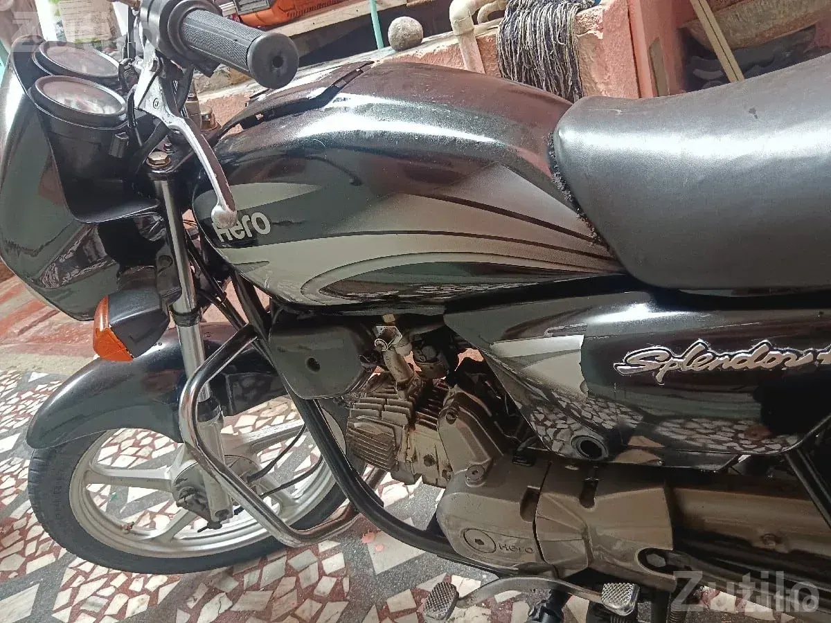Hero Splendor Plus 2017 Bike - બાઇક્સ - જુનાગઢ - Image 2