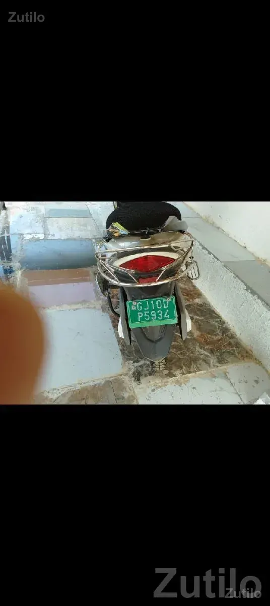 Used Beige Scooter 2022-23 Model - બાઇક્સ - જામજોધપુર - Image 3