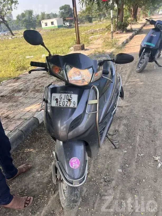 Honda Activa 3G 2015 Grey Scooter - Bikes - Surat City - Image 5