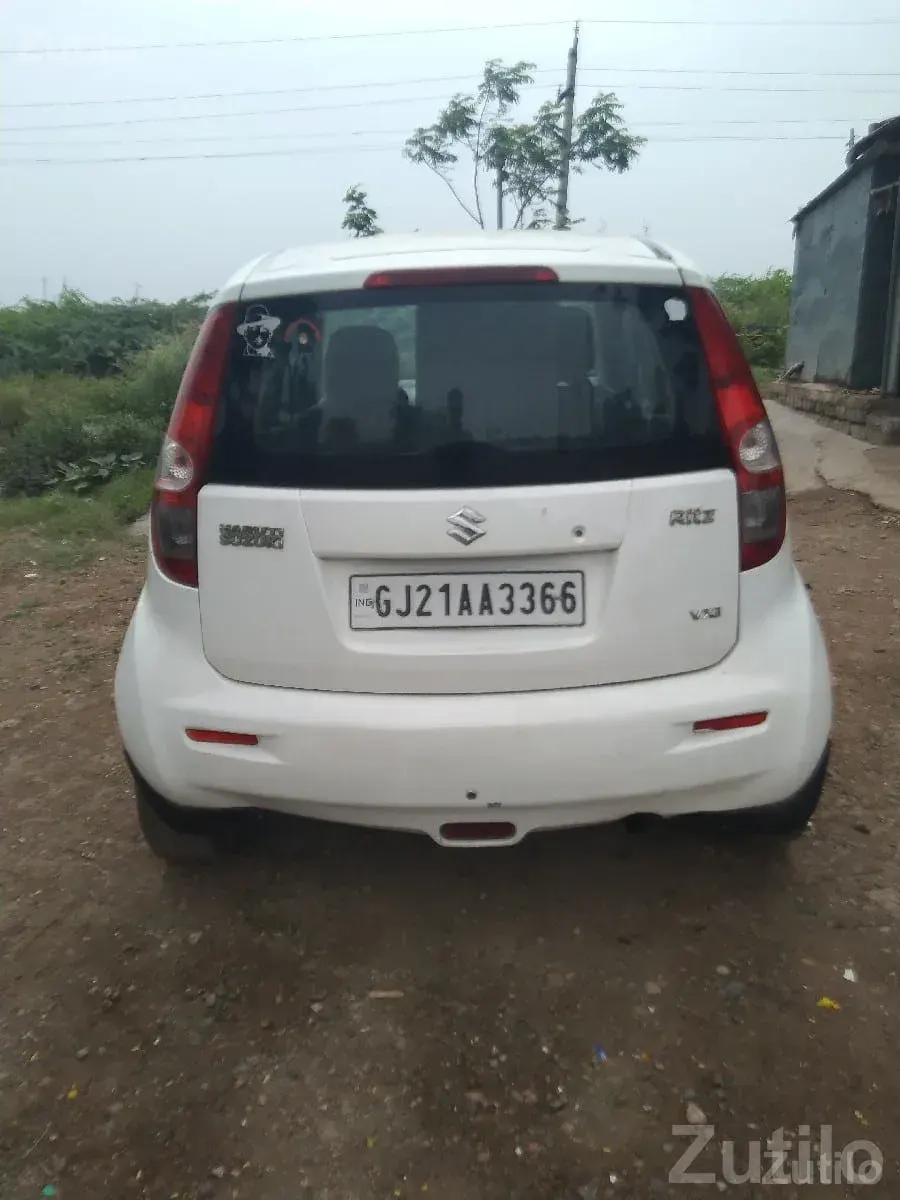 White Suzuki Ritz Used Car for Sale - કાર - જફરાબાદ - Image 2