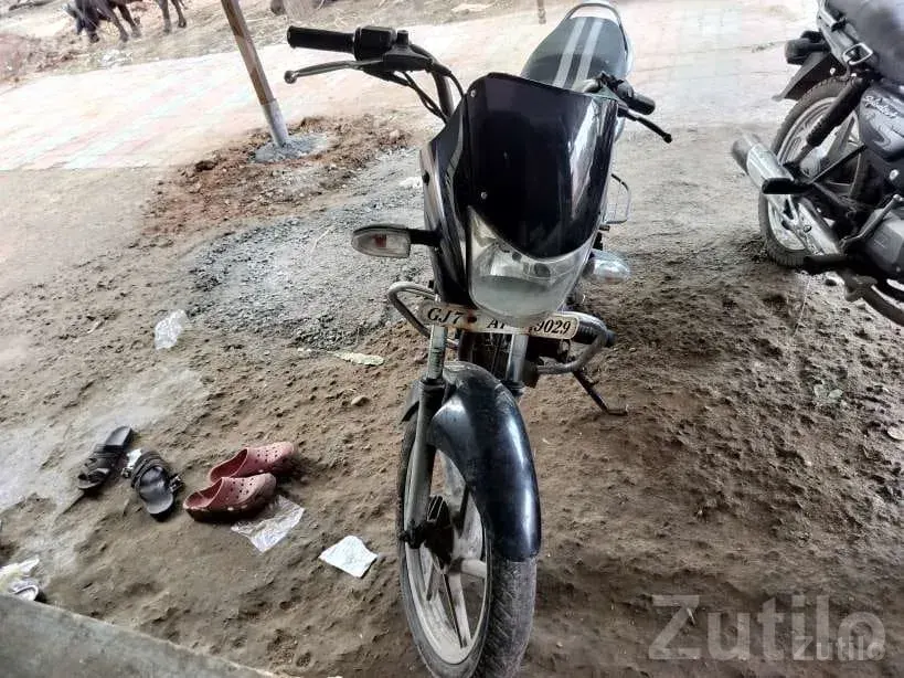 2016 Motorcycle in Good Condition - Bikes - Balasinor - Image 3