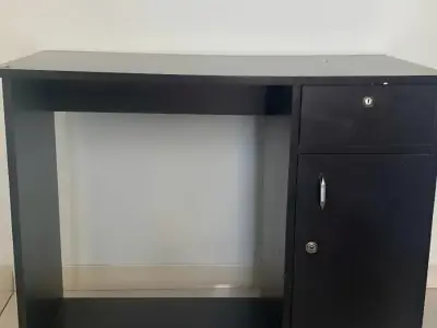 Computer table