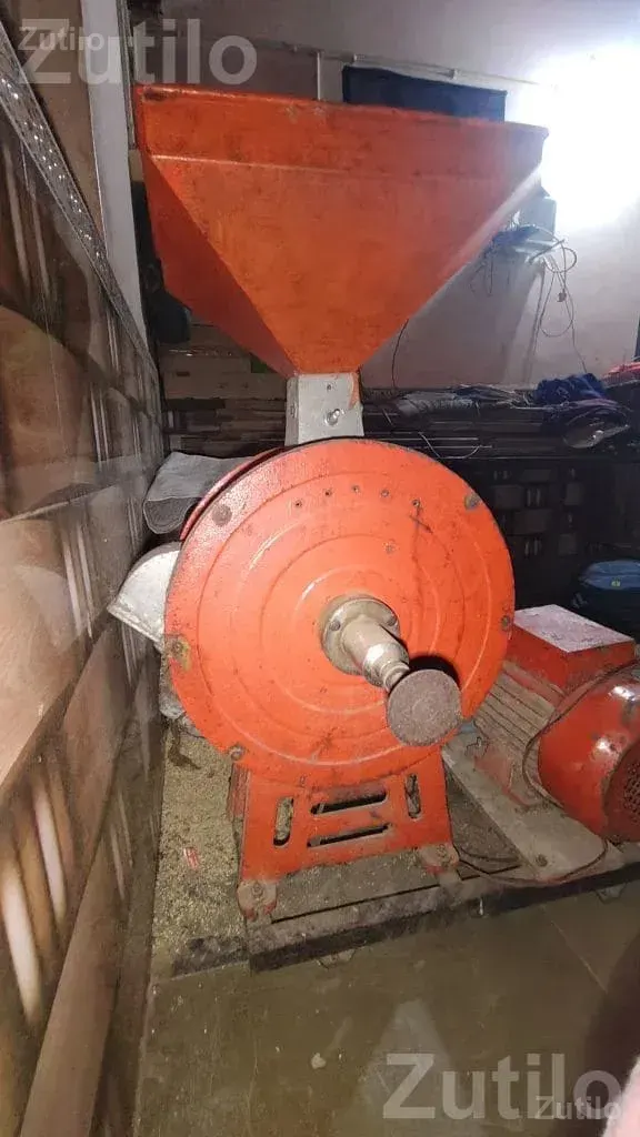 Stone Flour Mill Machine with 2 HP Motor - મશીનરી - ભાભર - Image 3