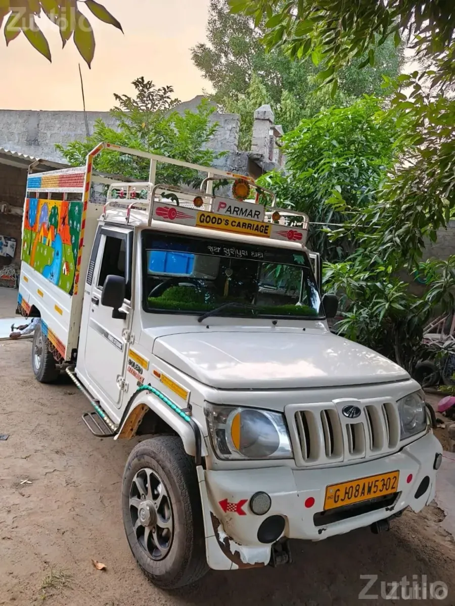 Mahindra Jeep White Manual SUV - Cars - Bhuj - Image 2
