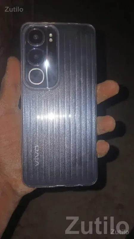 Vivo smartphone with dual camera back - Mobile Phones - Dhoraji - Image 1