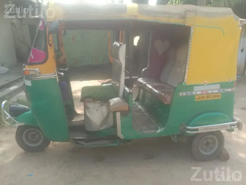 2015 મોડલ છે  ચોપડી છે - ટ્રક અને લોરી - પાટણ શહેર - Image 3