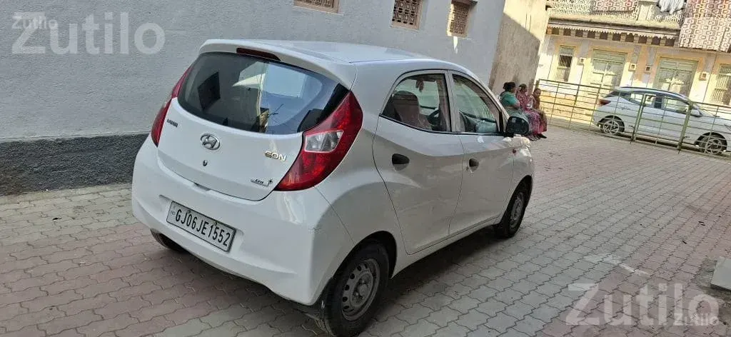 Hyundai Eon Era Plus 2015 Petrol - કાર - જામજોધપુર - Image 3