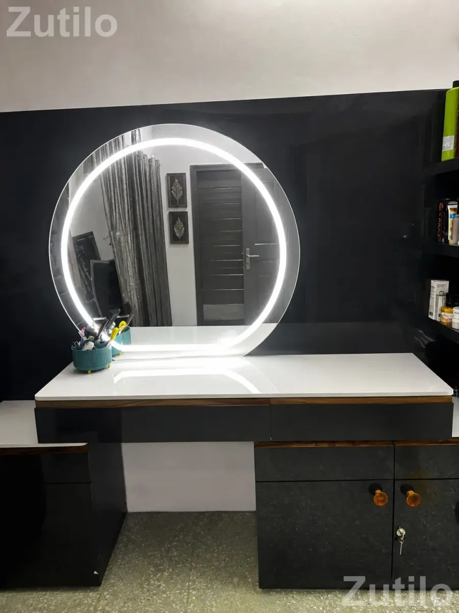dressing table for special ladies salon - વોર્ડરોબ, કબાટ અને સ્ટોરેજ - રાજકોટ શહેર - Image 1