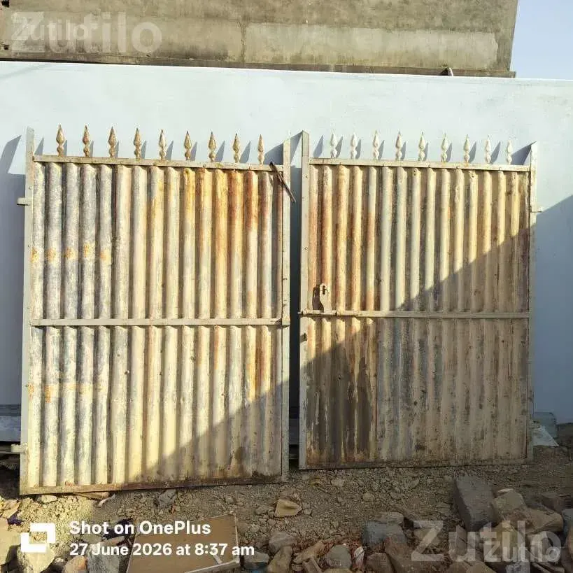 Strong Iron Gate, 8 ft x 5.6 ft - ટૂલ્સ અને હાર્ડવેર - ભુજ - Image 3