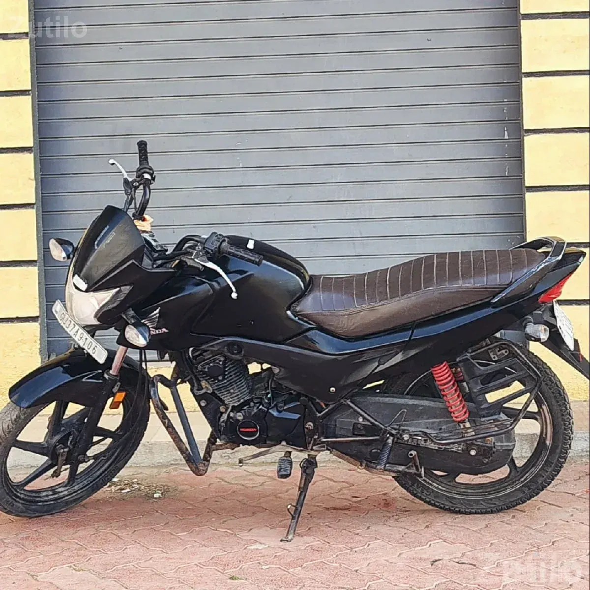 Honda Livo 2016 Black Bike for Sale - Bikes - Khambhalia - Image 4