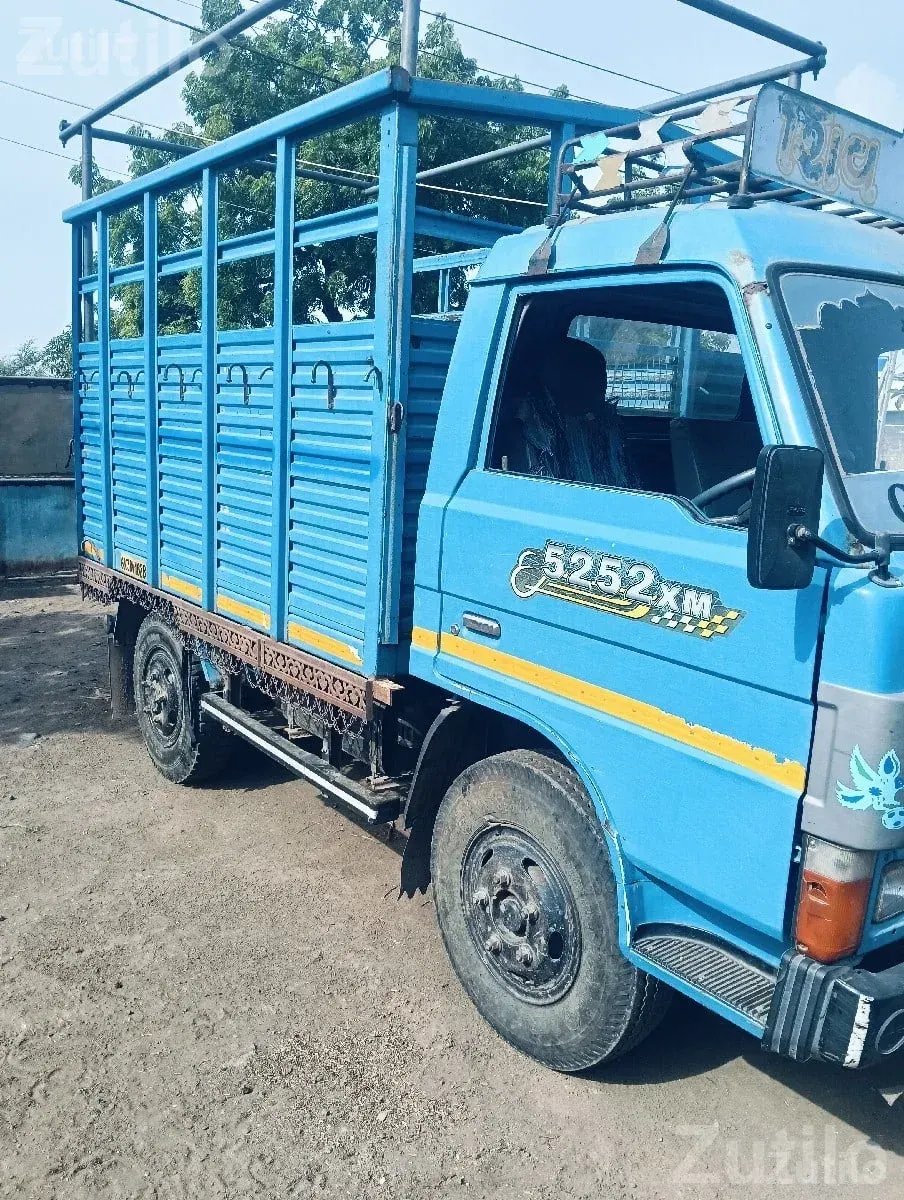 SML 5252 2016 10 Ft Goods Carriage Truck - Trucks & Lorries - Keshod - Image 2