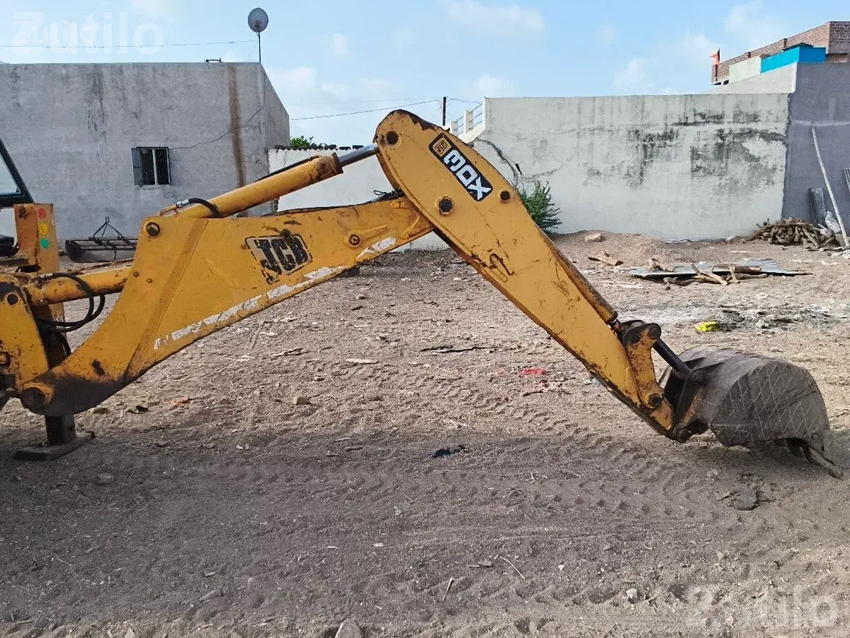 JCB Backhoe Loader 2006 Model - Construction Vehicles - Kotda Sangani - Image 3