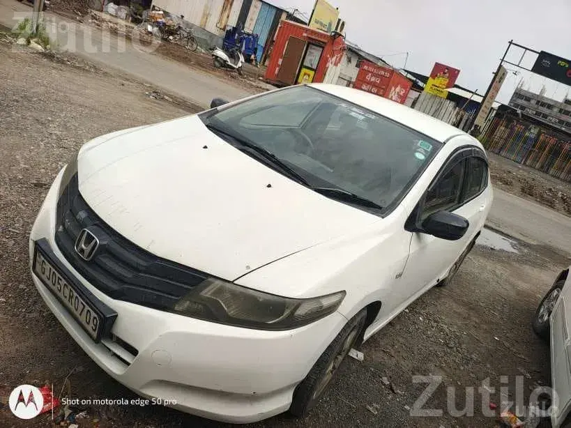 Honda City 2011 Petrol CNG White Sedan - Cars - Surat City - Image 2