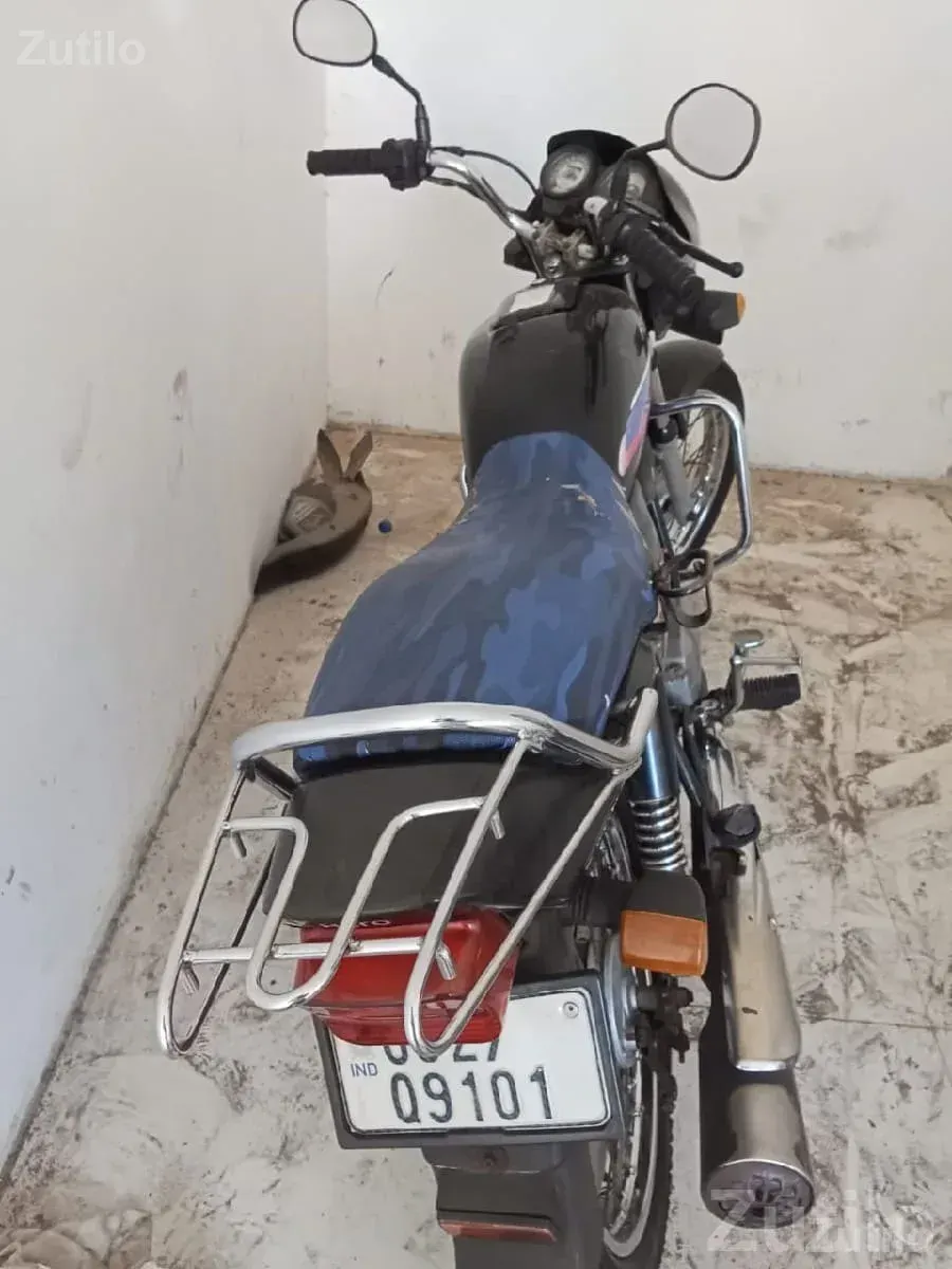 Hero Splendor Plus 2013 Used Bike - Bikes - Bhanvad - Image 3