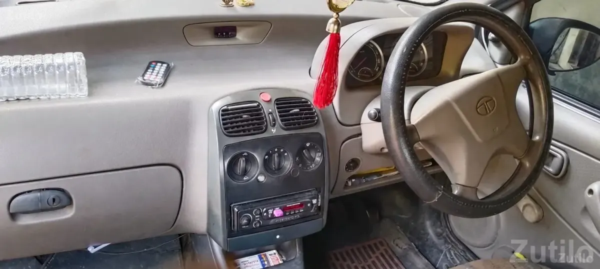 Tata Indica eV2 CR4 Silver Hatchback - Cars - Bodeli - Image 2