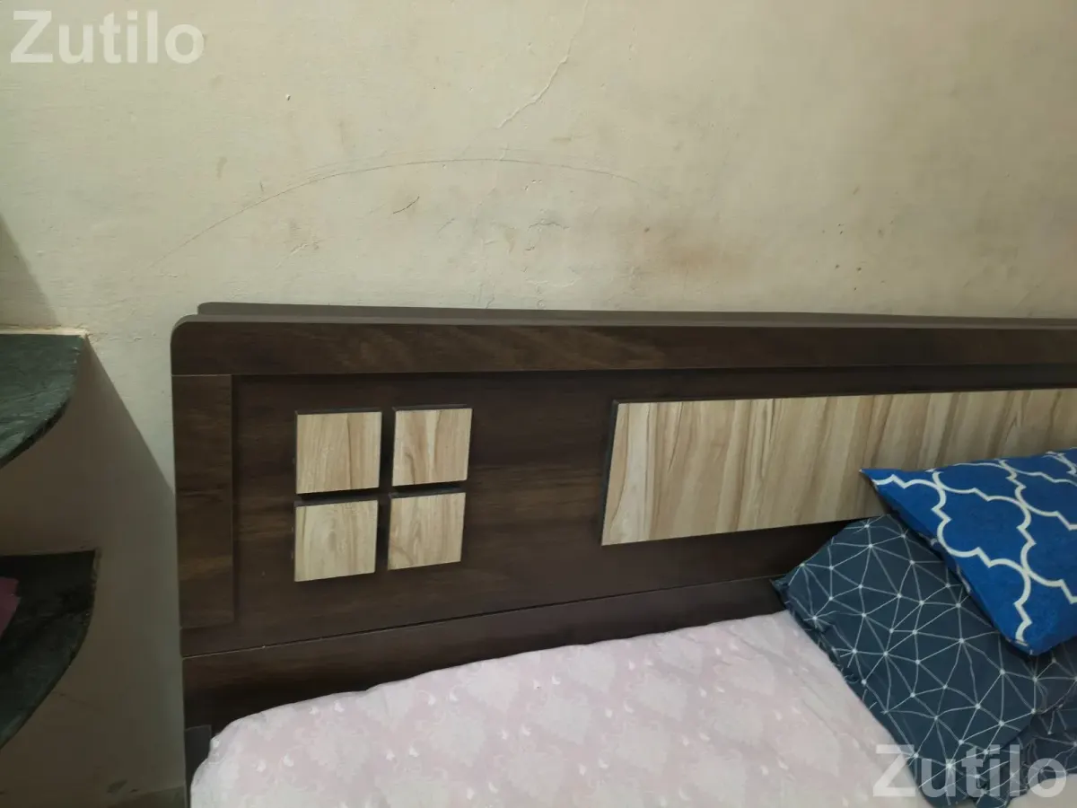 Bed king size 78'72 - પલંગ અને ગાદલા - સુરત શહેર - Image 2