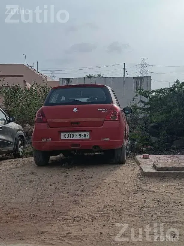 Maruti Suzuki Swift 2006 Red Hatchback - Cars - Anjar - Image 3