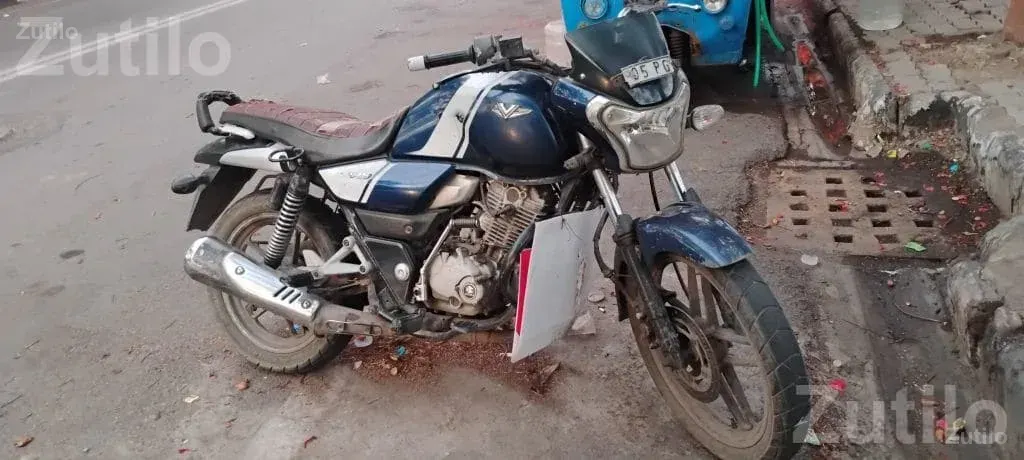 Bajaj V15 2017 Single Owner Bike - બાઇક્સ - સુરત શહેર - Image 3