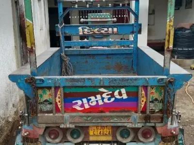 Used Cargo Chhakdo Auto 2010 Model Used Cargo Chhakdo Auto 2010 Model