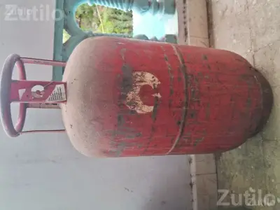 2 Empty Reliance Gas Cylinders 20kg and 16kg