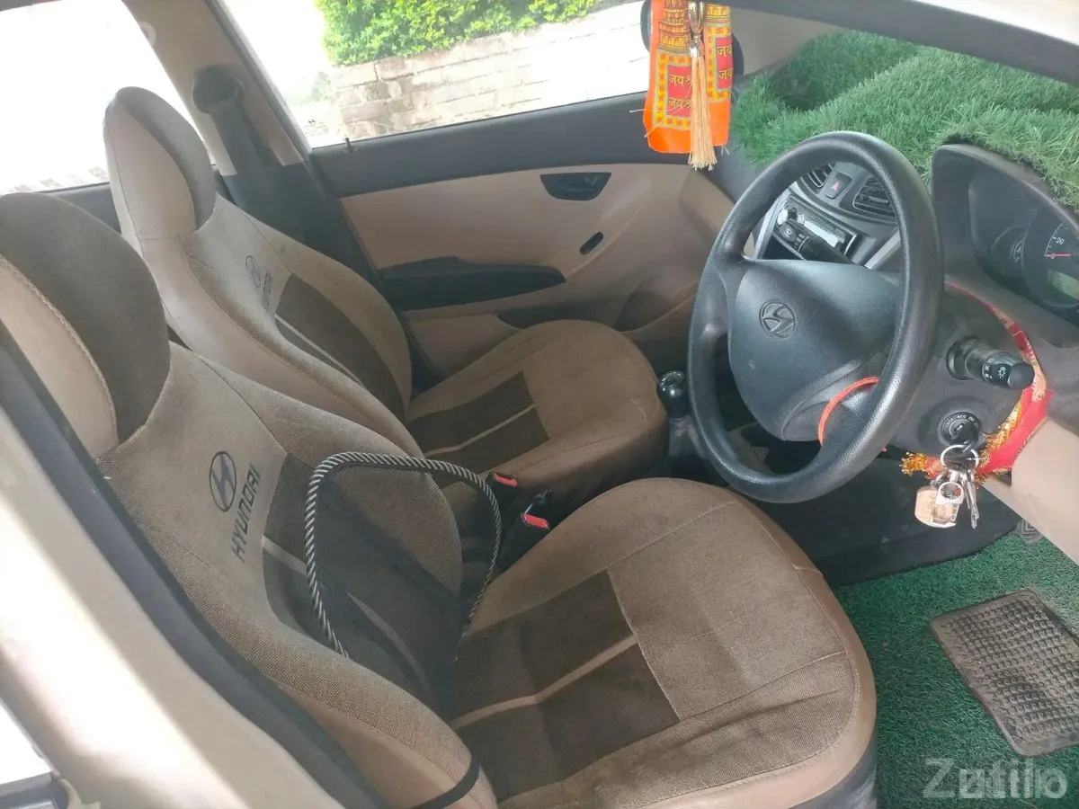 Hyundai Eon Era Plus White Car - કાર - પાલનપુર - Image 4