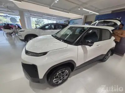 Compact White Hatchback Car for Sale Compact White Hatchback Car for Sale
