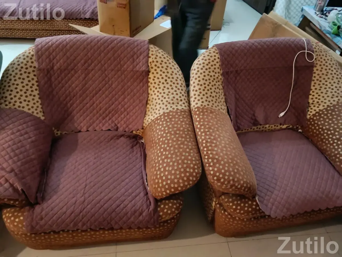 Sofa and 2 fabric arm chairs - Sofa Sets & Couches - Vadodara City - Image 2