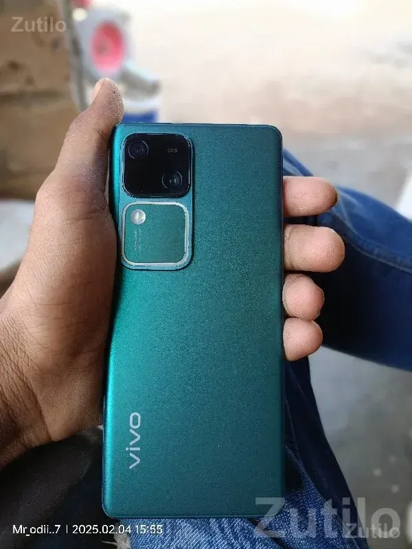 Vivo V30 Smartphone with Warranty - Mobile Phones - Bhanvad - Image 3