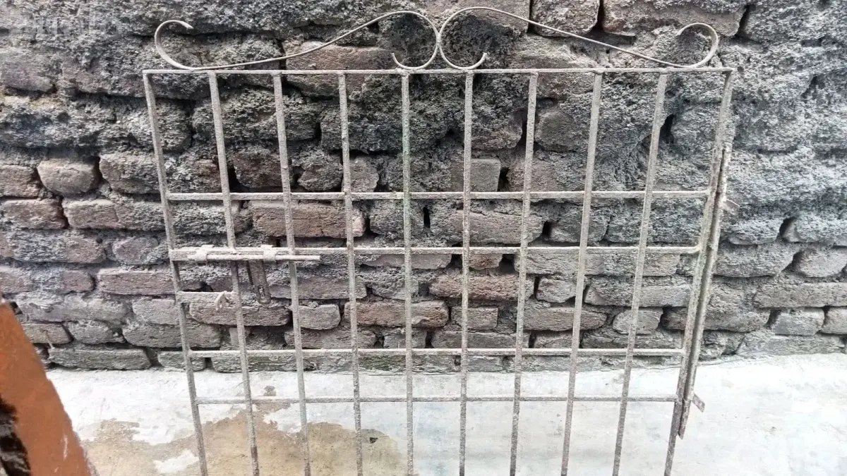 Iron Safety Gate 3 x 3 Feet - ટૂલ્સ અને હાર્ડવેર - જલાલપોર - Image 2