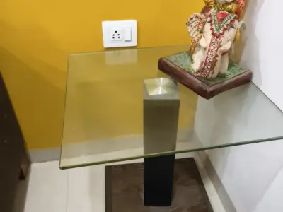 Corner table Corner table