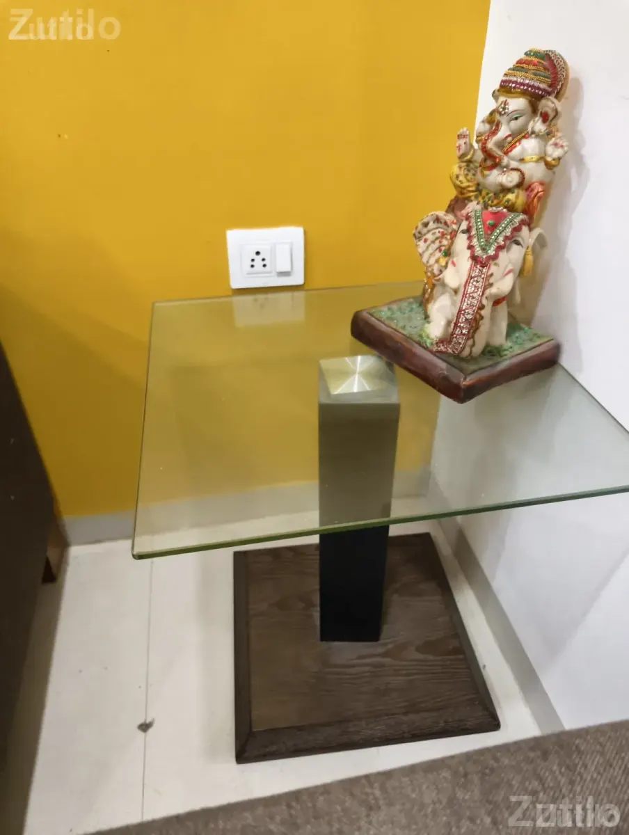 Corner table - સોફા સેટ અને કાઉચ - અમદાવાદ શહેર - Image 1