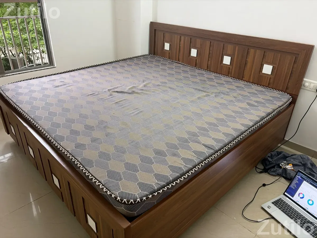 King size Bed - Beds & Mattresses - Ahmedabad City - Image 3
