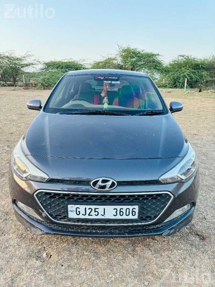 Hyundai i20 Asta 2017 Petrol, 85,000 km - કાર - ગોંડલ - Image 4