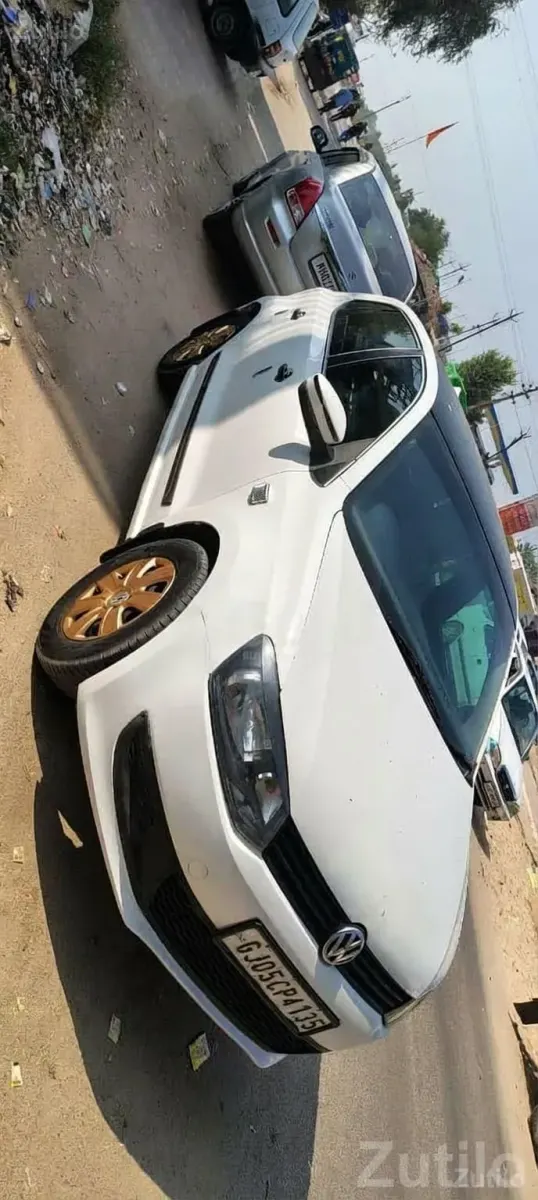 Volkswagen Polo 1.2 CNG Petrol White - Cars - Siddhpur - Image 4