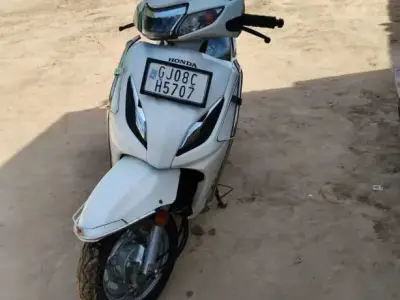 Honda Activa 2021 White Scooter
