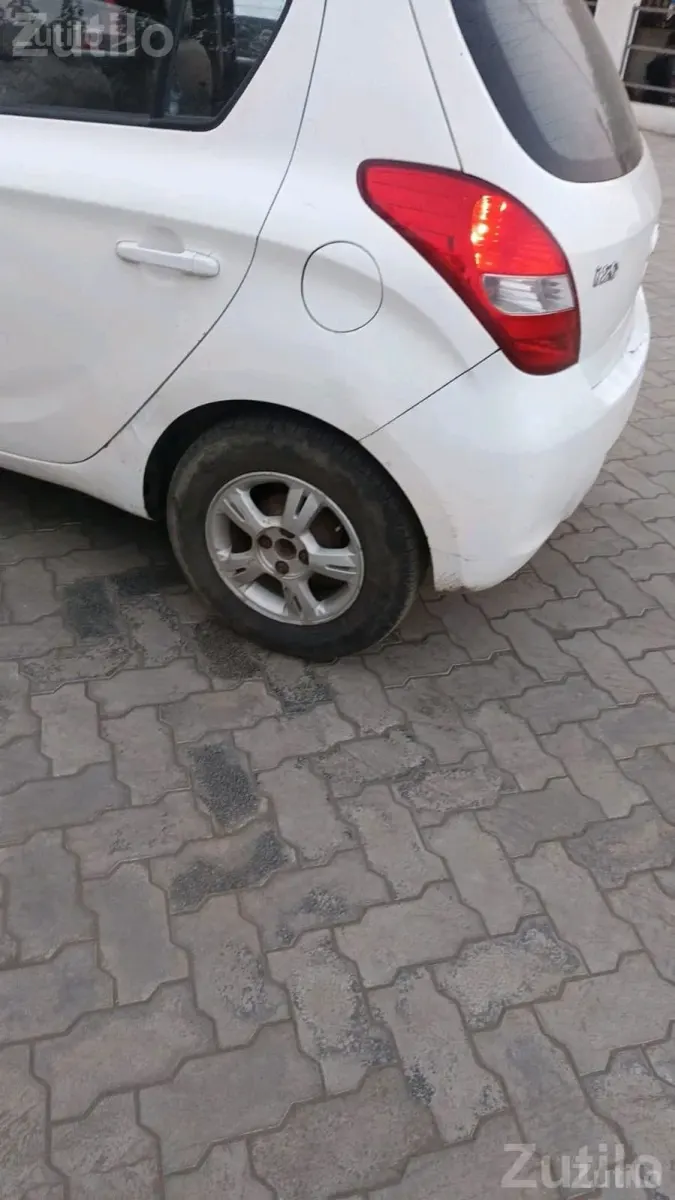 Hyundai i20 2011 Second Owner Car - Cars - Rajkot City - Image 2