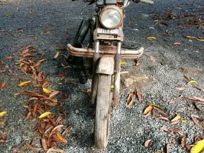 Yamaha 100 Old Used Bike