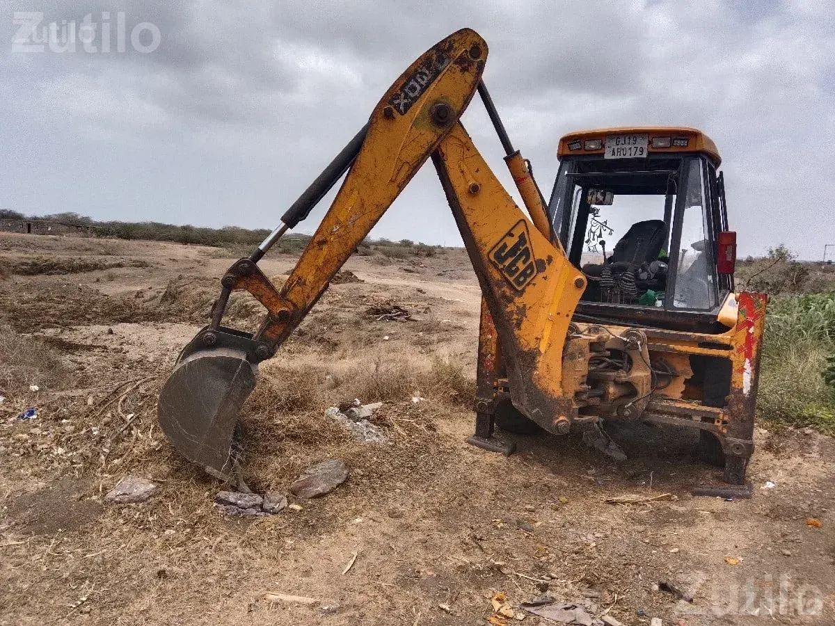 JCB Backhoe Loader with Rebuilt Engine - બાંધકામના વાહનો - ખંભાળિયા - Image 3
