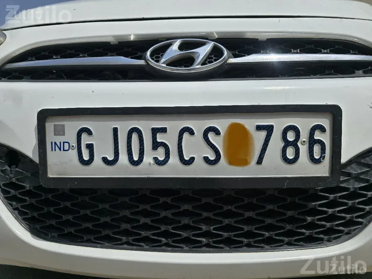 Hyundai i10 2012 Second Owner Hatchback - Cars - Rajkot City - Image 3