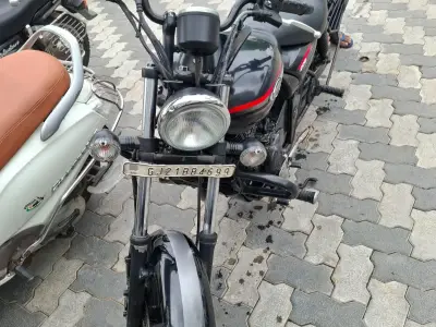 Bajaj avenger 220 street Bajaj avenger 220 street