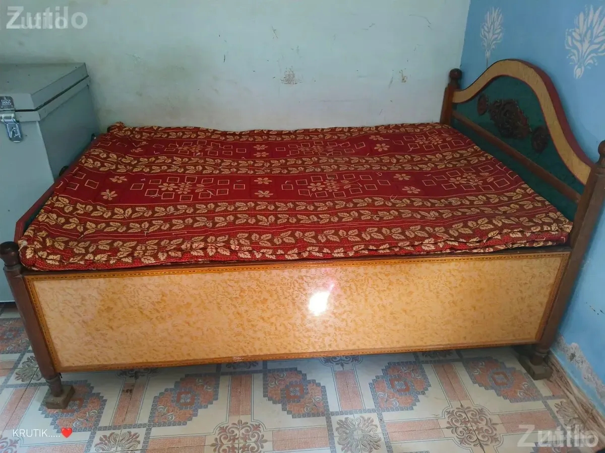 Wooden Bed in Good Condition - Beds & Mattresses - Anjar - Image 3