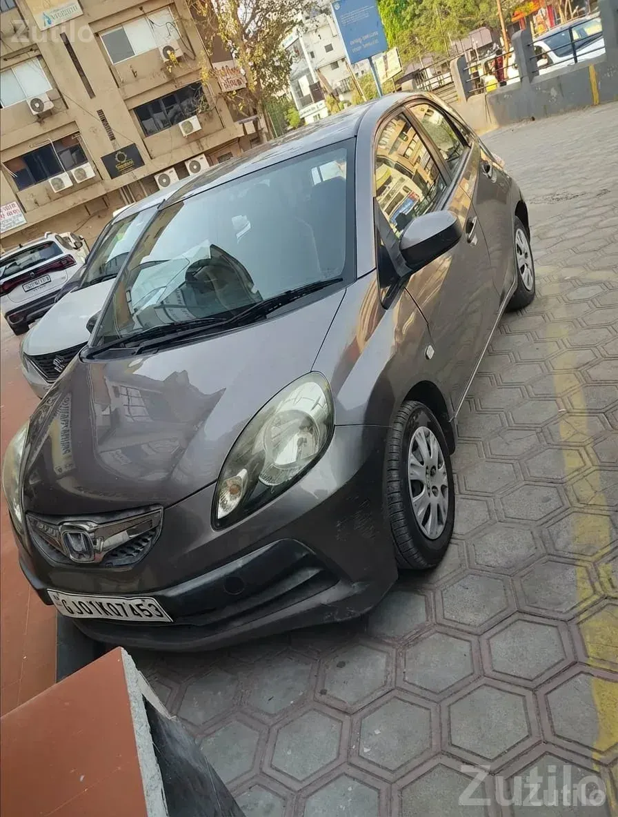Honda Brio 2012 Petrol – Clean Brown Hatch - Cars - Ahmedabad City - Image 2