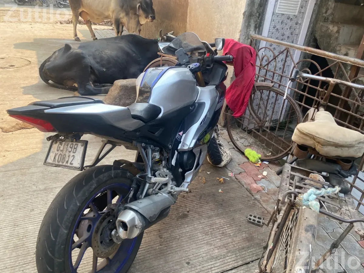 R15 M - બાઇક્સ - સુરત શહેર - Image 5