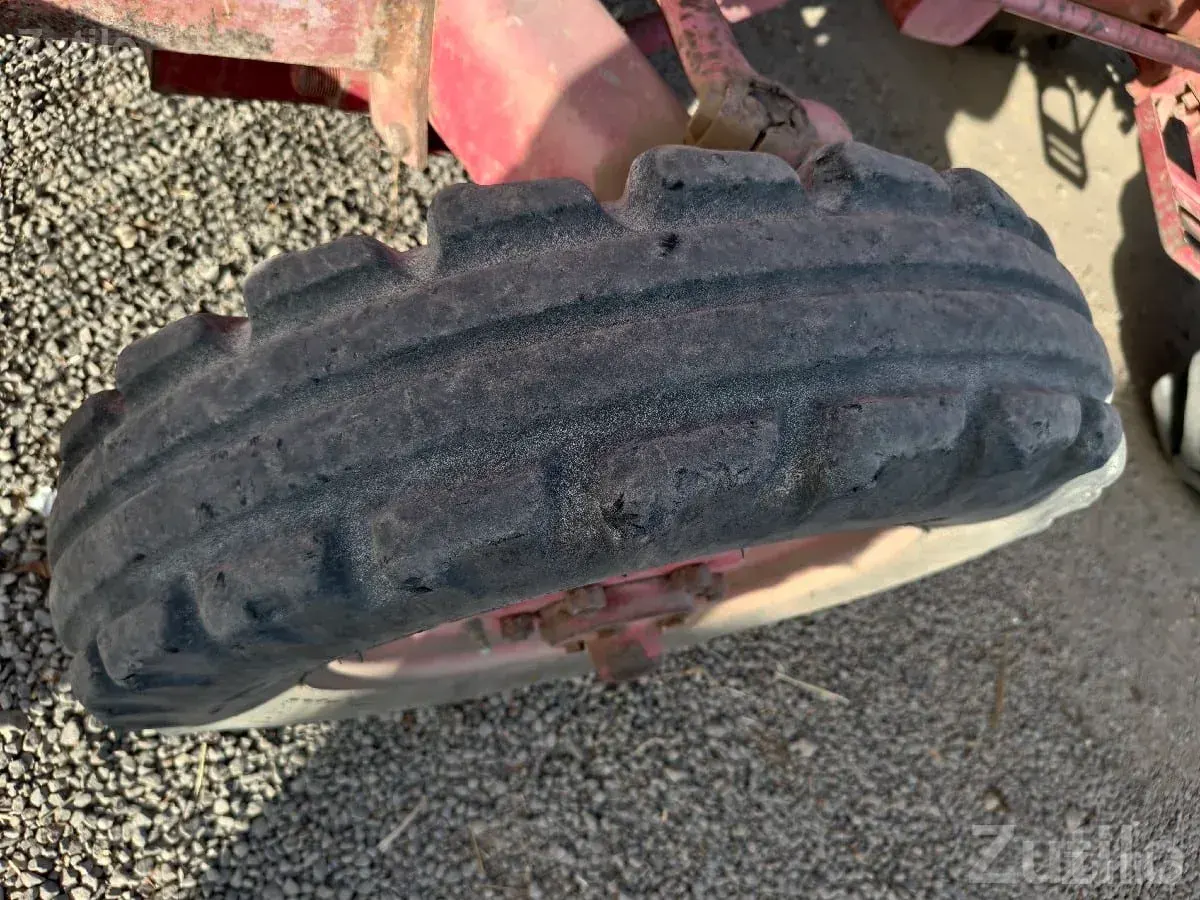 Goodyear Tractor Front Tyres for Sale - ઓટો પાર્ટ્સ - કલ્યાણપુર - Image 2