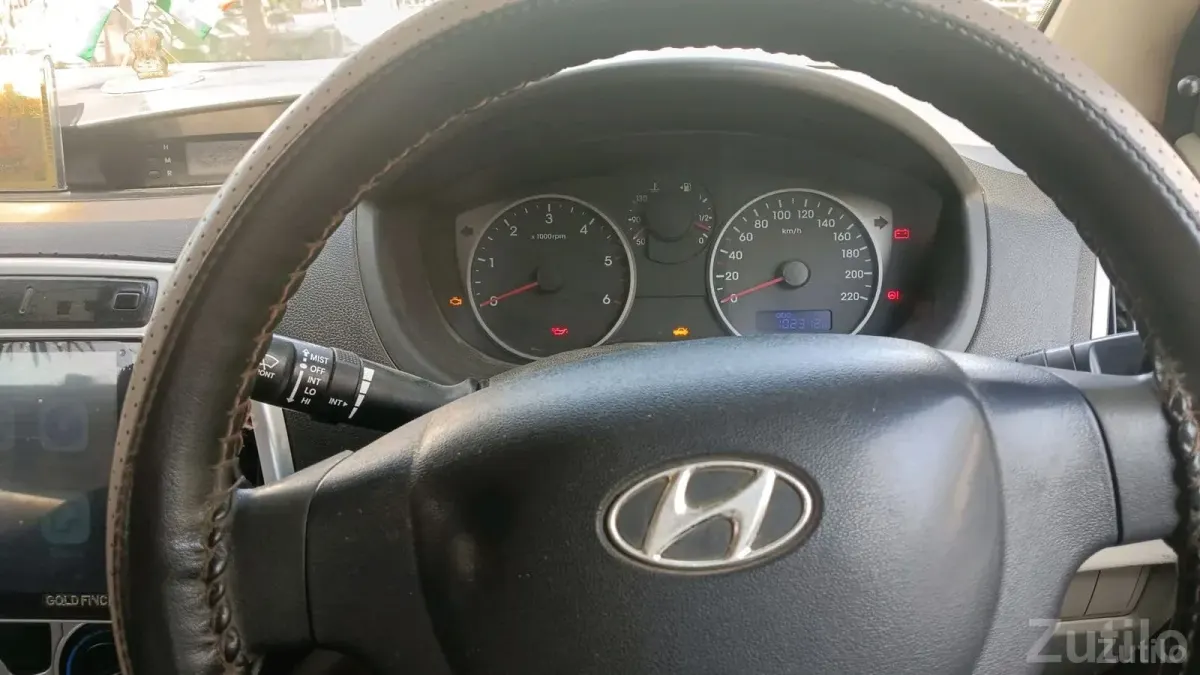 Hyundai i20 Magna 2012 - કાર - પોરબંદર - Image 2