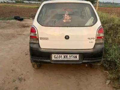 Maruti Alto VXI 2011 White Hatchback Maruti Alto VXI 2011 White Hatchback