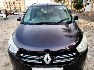 Renault lodgy Diesel sitting Renault lodgy Diesel sitting