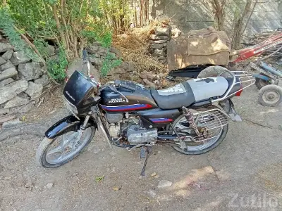 Hero Honda commuter bike 2004 model Hero Honda commuter bike 2004 model
