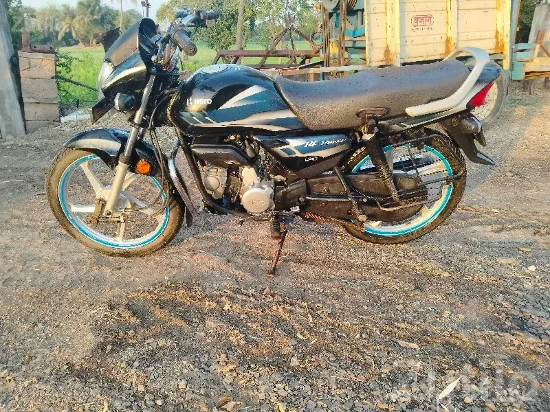 Hero CD Deluxe 2023 Used Bike 15000 km - બાઇક્સ - કેશોદ - Image 2