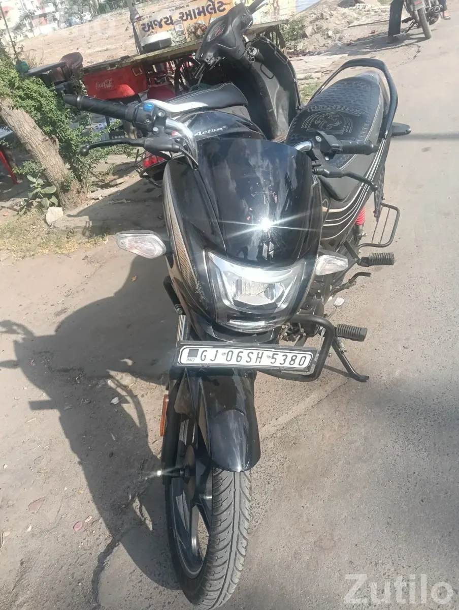 Hero Passion Plus 2025 | 8,900 KM | Single Owner | Good Condition - બાઇક્સ - વડોદરા શહેર - Image 4